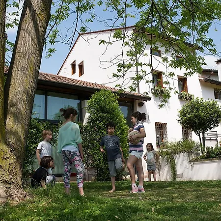 Poggio Al Lago 펜션 *
